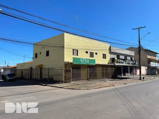 Kitnet com 300m² 4 quartos e 1 banheiro, à venda, no bairro Ceilândia em Brasília