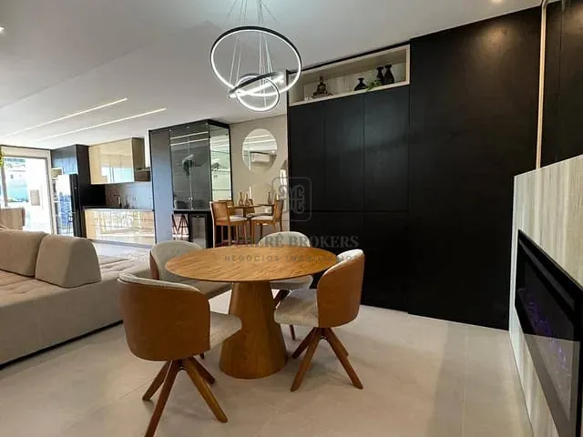 Apartamento com 197m² 3 quartos e 4 banheiros, à venda, no bairro Jurerê em Florianópolis