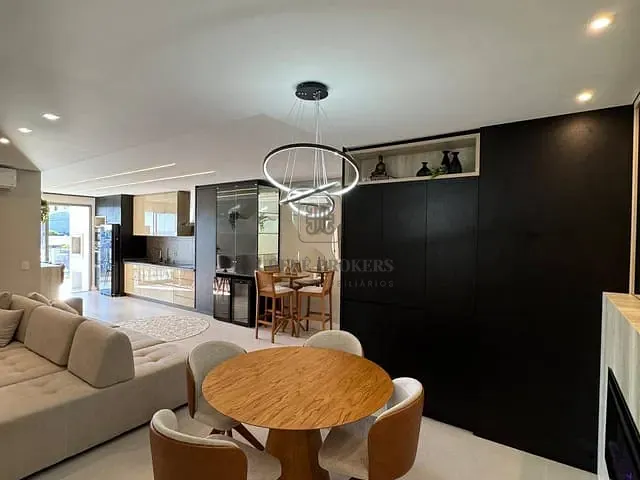 Apartamento com 197m² 3 quartos e 4 banheiros, à venda, no bairro Jurerê em Florianópolis