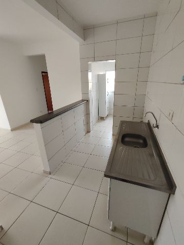 Apartamento 2 quartos e 1 banheiro, à venda ou para alugar, no bairro Vila Santana em Fernandópolis