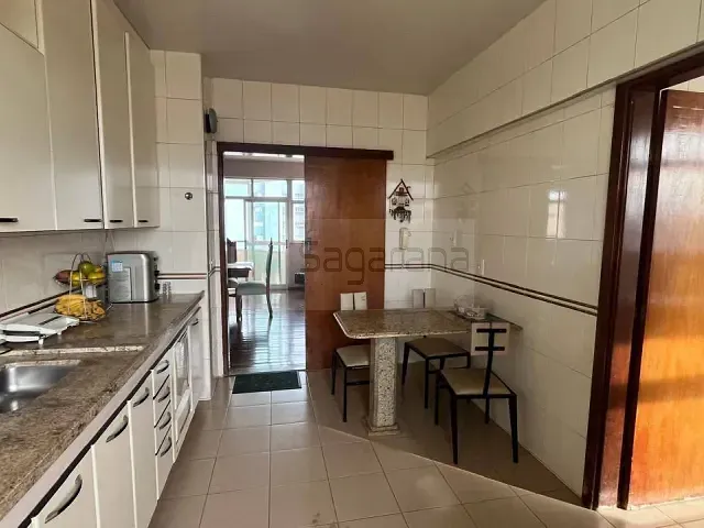 Apartamento com 200m² 4 quartos e 5 banheiros, à venda, no bairro Centro em Patrocínio