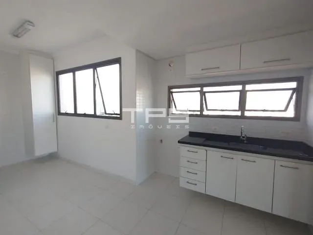 Apartamento com 324m² 3 quartos e 2 banheiros, à venda ou para alugar, no bairro Centro em Taubaté