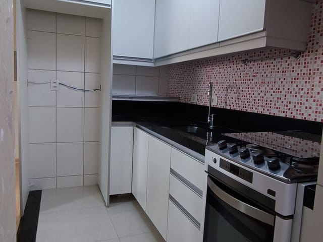 Foto do Apartamento - Oportunidade p/ investidor! Apartamento 3 quartos (ALUGADO), 100% mobília planejada, Próximo a Faculdade UNINGA no Loteamento Sumaré, Maringá, PR | Wagner Inhesta broker