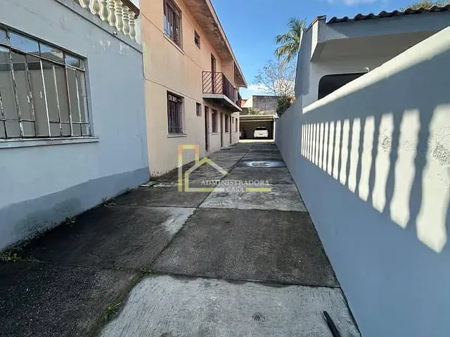 Apartamento com 80m² 3 quartos e 1 banheiro, para alugar, no bairro Xaxim em Curitiba