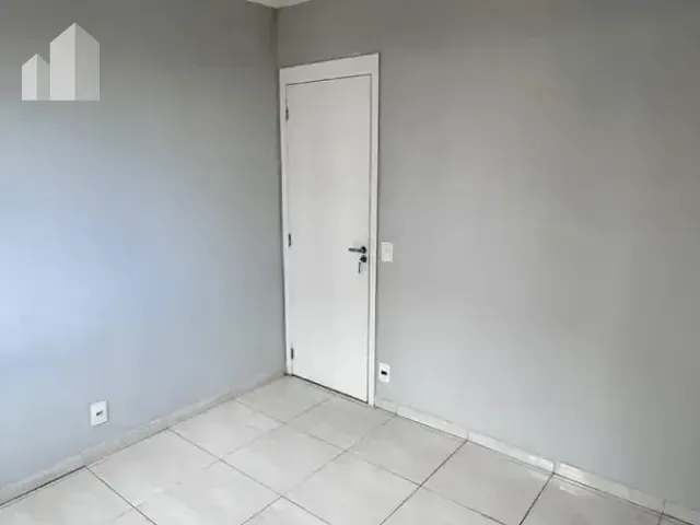 Apartamento 2 quartos e 1 banheiro, à venda, no bairro Vila Avelina em Nova Iguaçu