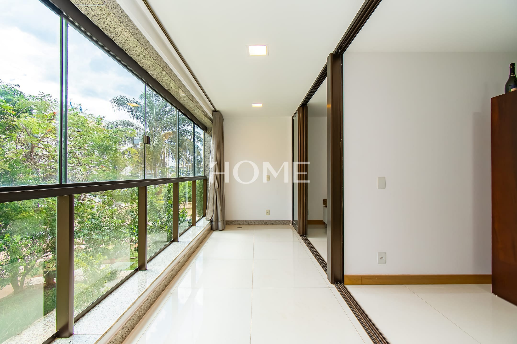 SQNW 110 Á VENDA – 185m² – 4 SUÍTES – VISTA LIVRE