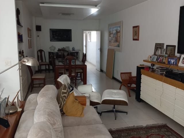 Apartamento com 220m² 4 quartos e 3 banheiros, à venda, no bairro Cosme Velho em Rio de Janeiro