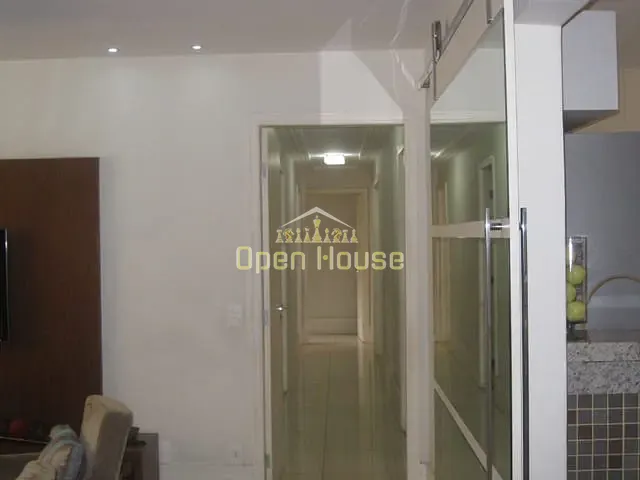 Apartamento com 240m² 4 quartos e 3 banheiros, à venda, no bairro Centro em Barra Mansa