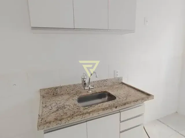 Apartamento 2 quartos e 1 banheiro, à venda ou para alugar, no bairro Jardim Antártica em Ribeirão Preto