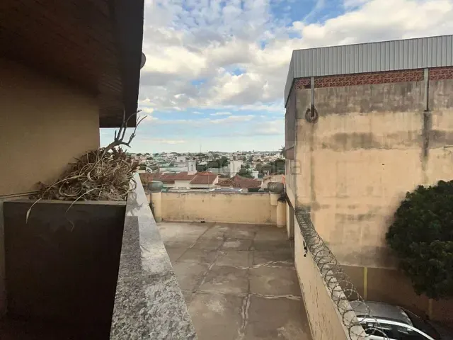 Apartamento com 262m² 3 quartos e 2 banheiros, à venda, no bairro Centro em Patrocínio