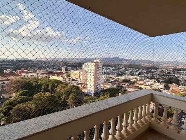 Foto do Apartamento - Apartamento com 3 dormitórios para alugar, 190 m² por R$ 4.935/mês - Centro - São João da Boa Vista/SP | Zeladoria Imóveis & Condomínios