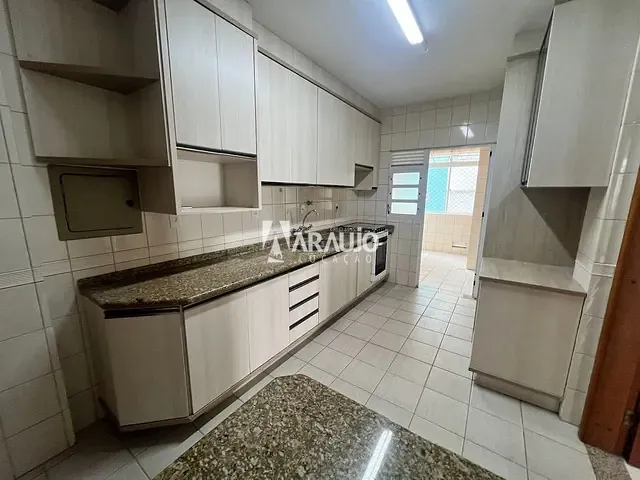 Apartamento 3 quartos e 2 banheiros, para alugar, no bairro Centro em Itajaí