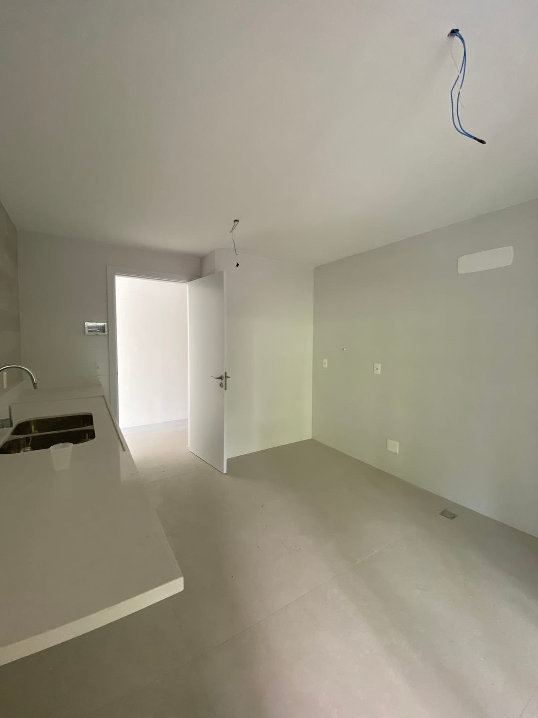 Apartamento à venda com 4 quartos, 229m² - Foto 11