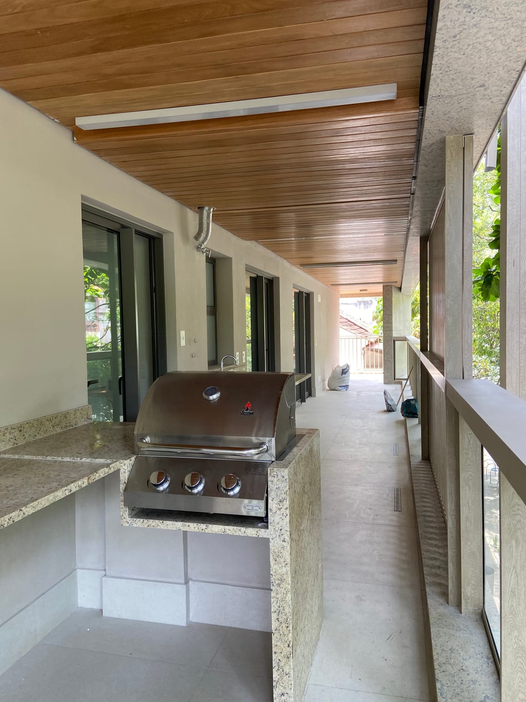 Apartamento à venda com 4 quartos, 229m² - Foto 2
