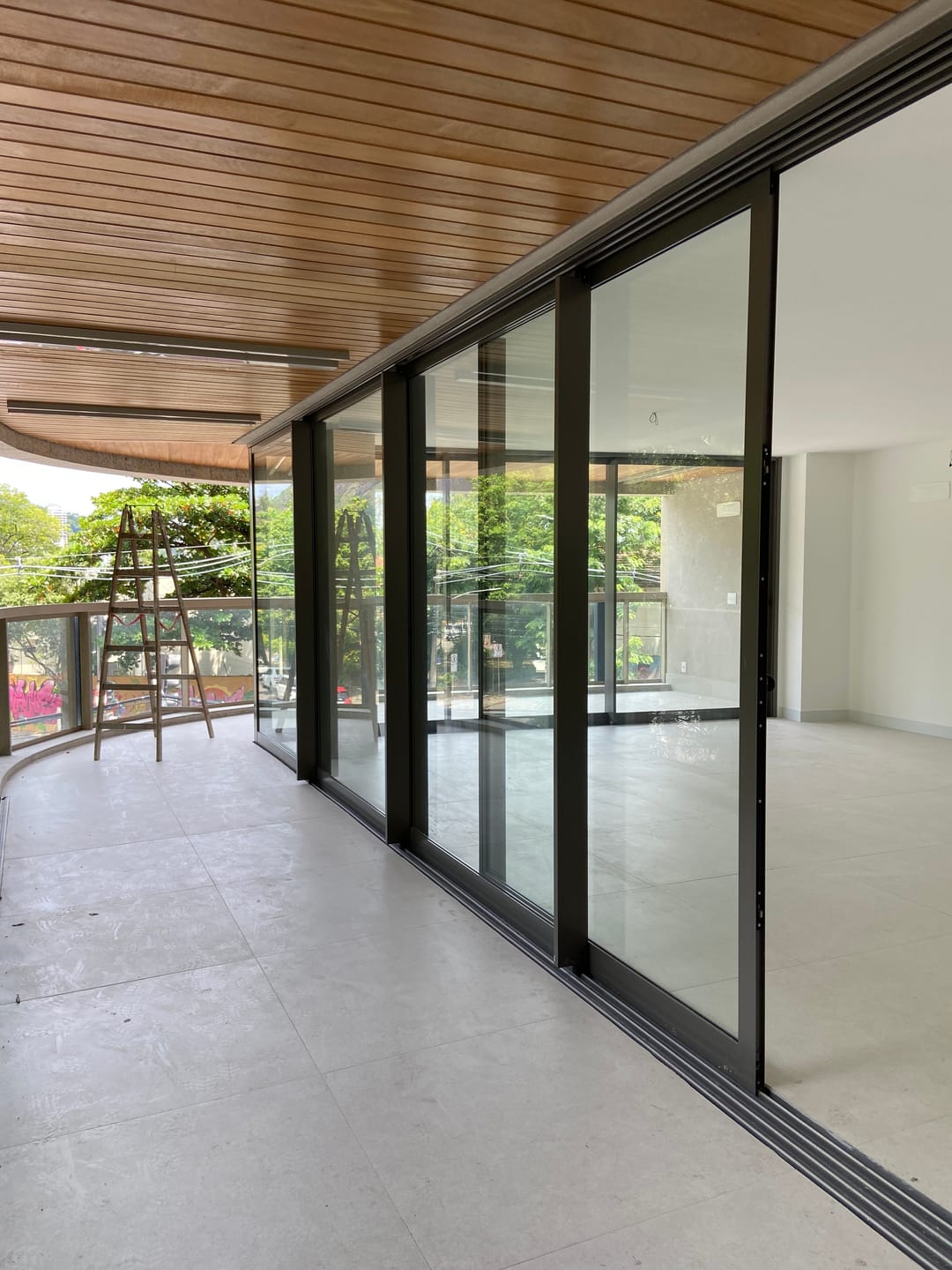 Apartamento à venda com 4 quartos, 229m² - Foto 3