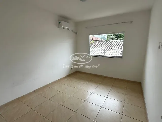 Casa com 40m² 1 quarto e 1 banheiro, para alugar, no bairro Comercial (Penedo) em Itatiaia