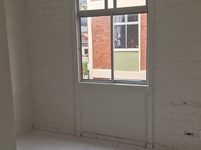 Apartamento 2 quartos e 1 banheiro, à venda, no bairro Centro em Vassouras