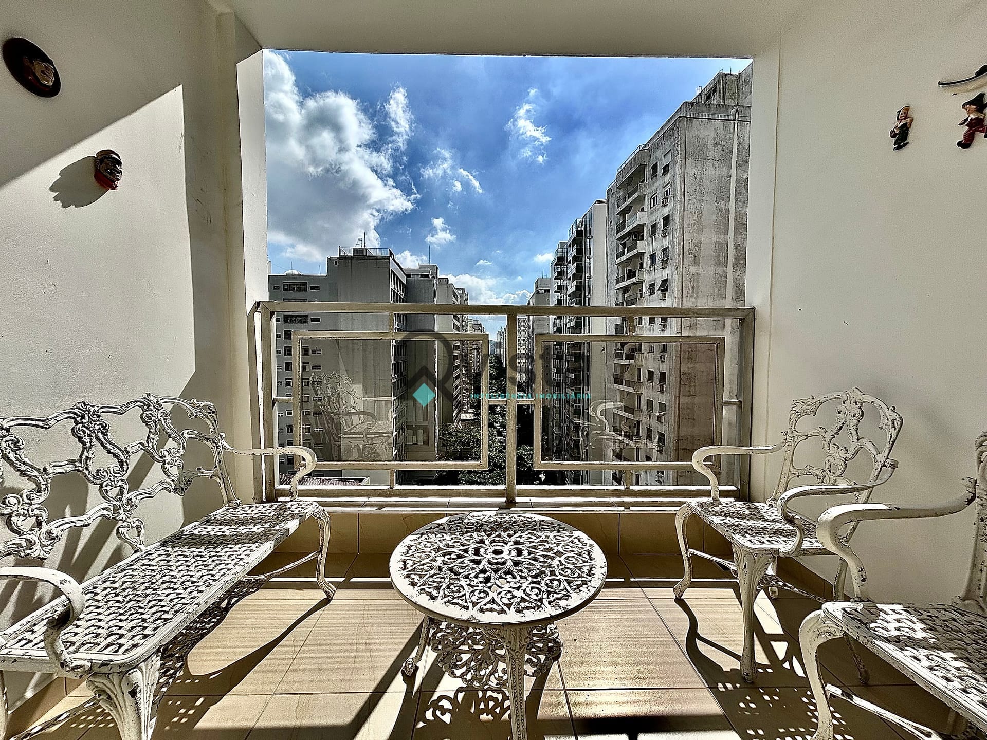 Apartamento à venda com 2 quartos, 90m² - Foto 1