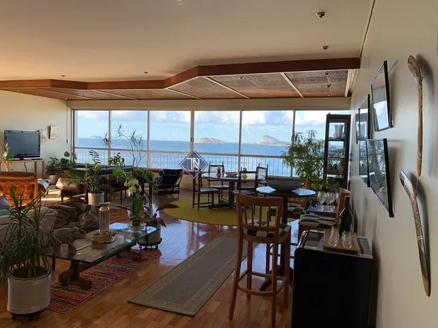 Apartamento com 280m² 4 quartos e 4 banheiros, à venda ou para alugar, no bairro Ipanema em Rio de Janeiro