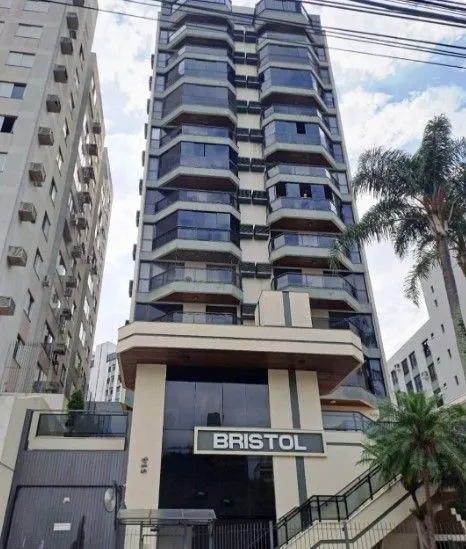 Localizado na Tenente Silveira