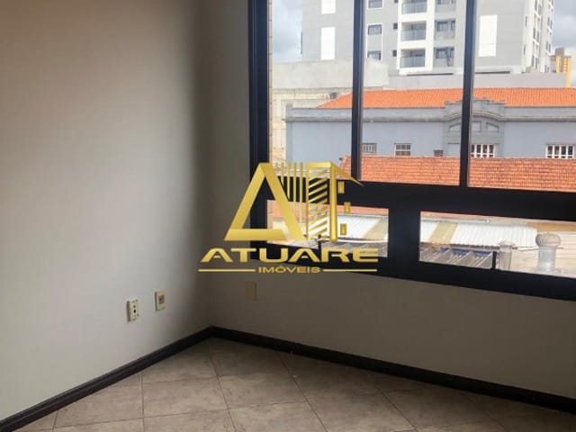 Apartamento com 80m² 3 quartos e 1 banheiro, para alugar, no bairro Centro em Pouso Alegre