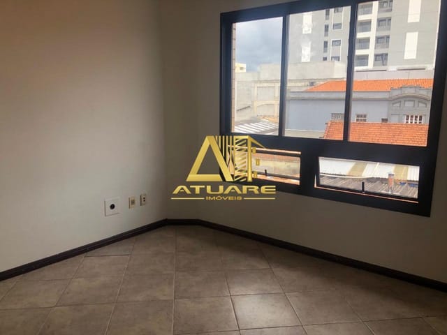 Apartamento com 80m² 3 quartos e 1 banheiro, para alugar, no bairro Centro em Pouso Alegre