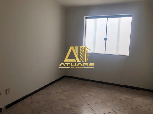 Apartamento com 80m² 3 quartos e 1 banheiro, para alugar, no bairro Centro em Pouso Alegre