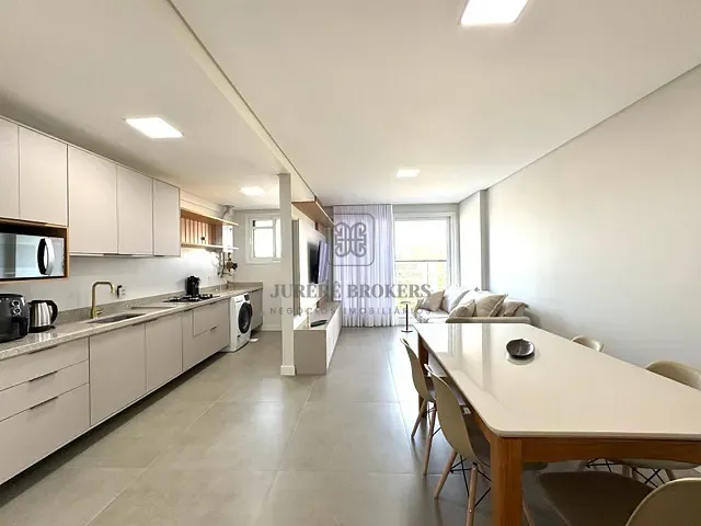 Apartamento com 78m² 2 quartos e 3 banheiros, para alugar, no bairro Jurerê Internacional em Florianópolis