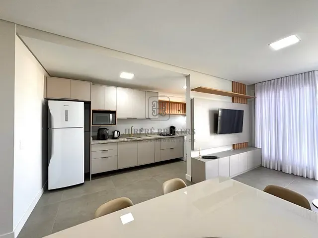 Apartamento com 78m² 2 quartos e 3 banheiros, para alugar, no bairro Jurerê Internacional em Florianópolis