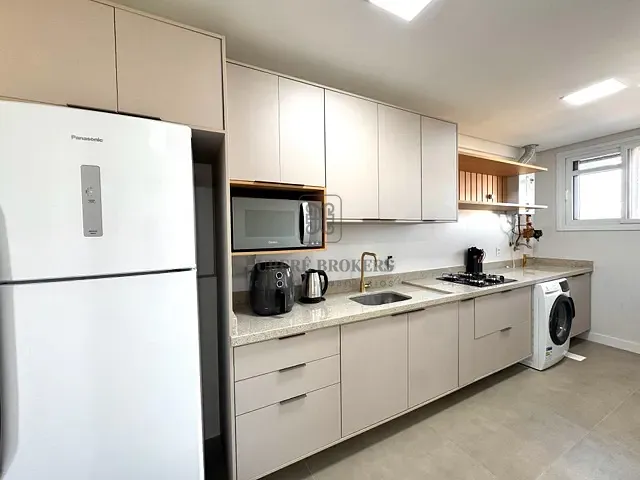 Apartamento com 78m² 2 quartos e 3 banheiros, para alugar, no bairro Jurerê Internacional em Florianópolis