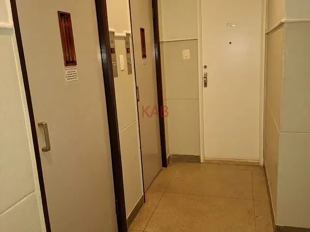 Apartamento 1 quarto e 2 banheiros, à venda, no bairro Leblon em Rio de Janeiro