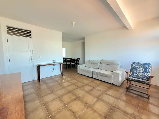 Apartamento 4 quartos e 3 banheiros, à venda, no bairro Carlito Pamplona em Fortaleza
