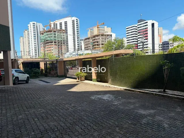 Apartamento 3 quartos e 3 banheiros, para alugar, no bairro Papicu em Fortaleza