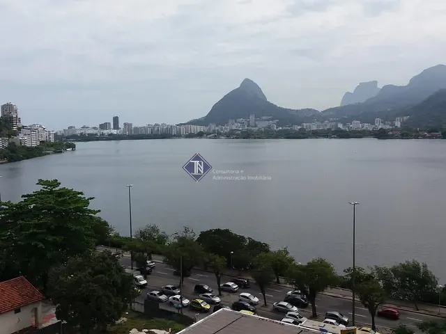 Apartamento com 129m² 3 quartos e 3 banheiros, à venda ou para alugar, no bairro Lagoa em Rio de Janeiro