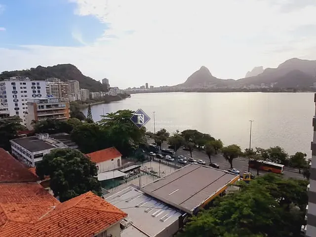 Apartamento com 129m² 3 quartos e 3 banheiros, à venda ou para alugar, no bairro Lagoa em Rio de Janeiro