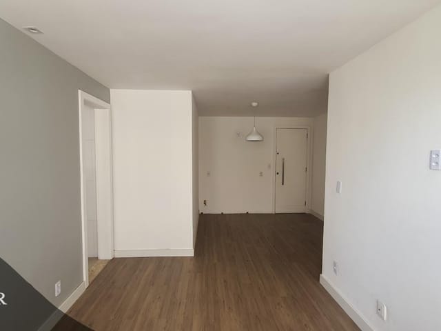 Apartamento com 55m² 2 quartos e 1 banheiro, à venda, no bairro Ramos em Rio de Janeiro