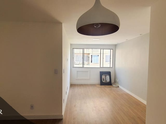 Apartamento com 55m² 2 quartos e 1 banheiro, à venda, no bairro Ramos em Rio de Janeiro
