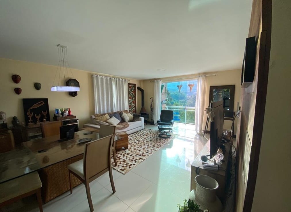 Apartamento linear com 160m² no Cônego