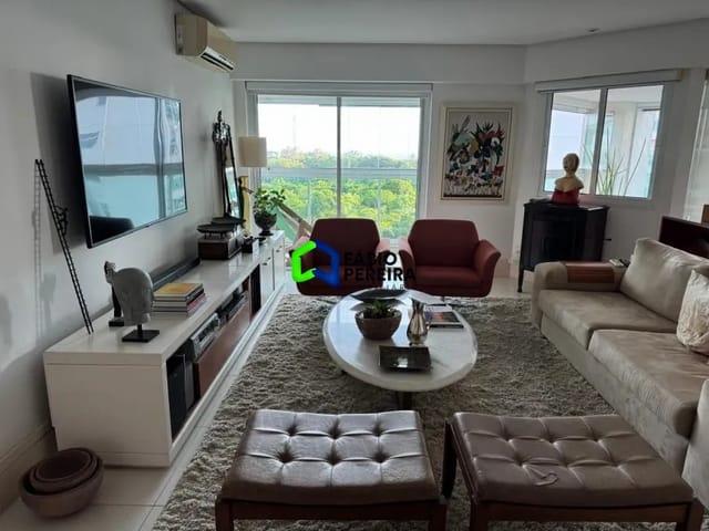 Apartamento com 220m² 3 quartos e 2 banheiros, à venda, no bairro Barra da Tijuca em Rio de Janeiro