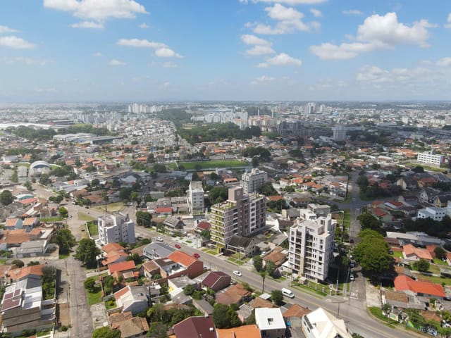 Apartamento 2 quartos e 2 banheiros, à venda, no bairro Capão Raso em Curitiba