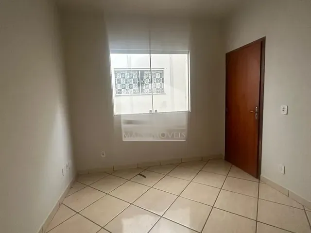 Apartamento 2 quartos e 1 banheiro, para alugar, no bairro Safira em Muriaé