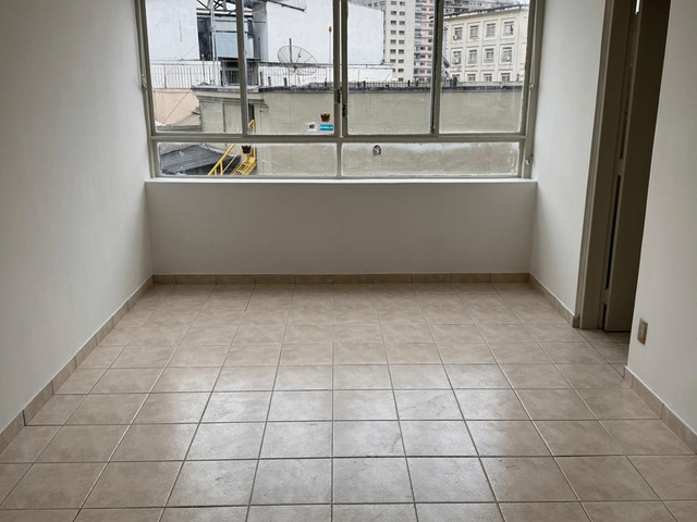 Apartamento 1 quarto e 1 banheiro, para alugar, no bairro Centro em São Paulo