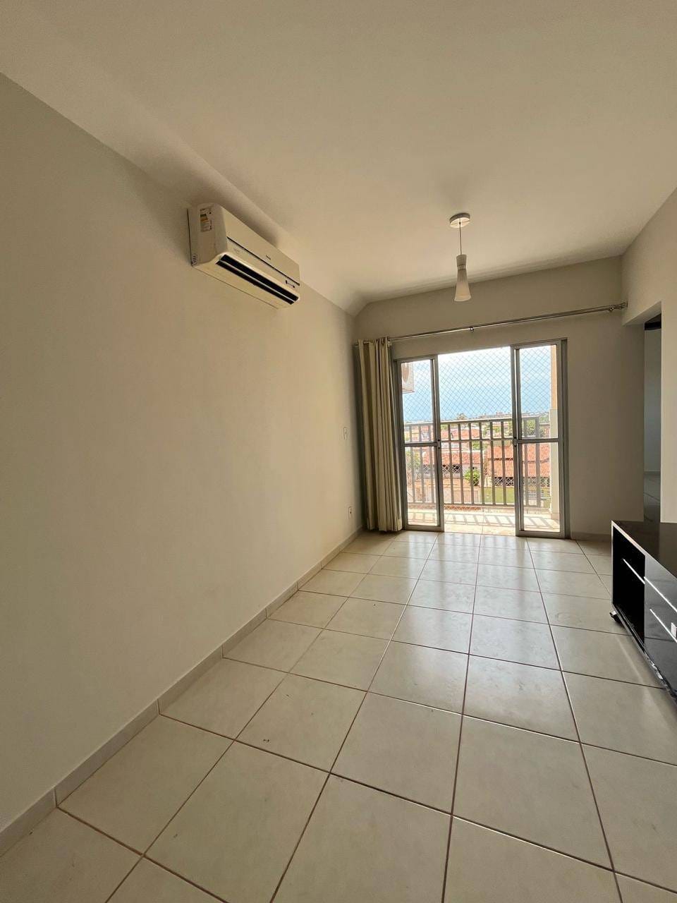 Apartamento à venda com 2 quartos, 64m² - Foto 2