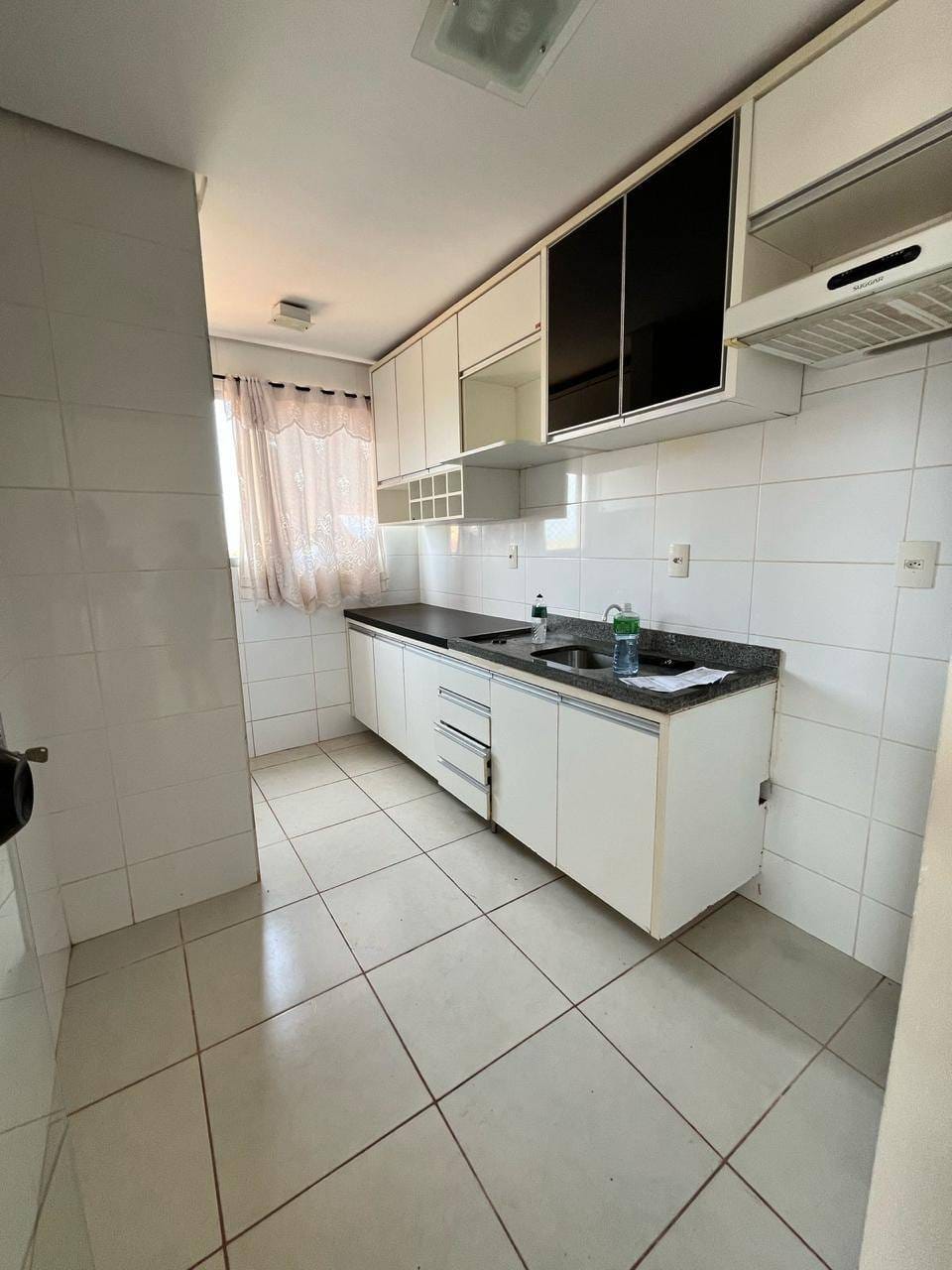 Apartamento à venda com 2 quartos, 64m² - Foto 3