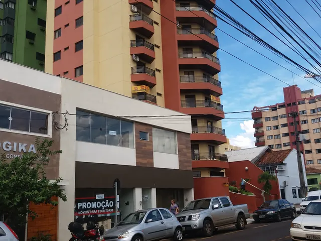Apartamento com 262m² 3 quartos e 3 banheiros, à venda, no bairro Centro em Cambé