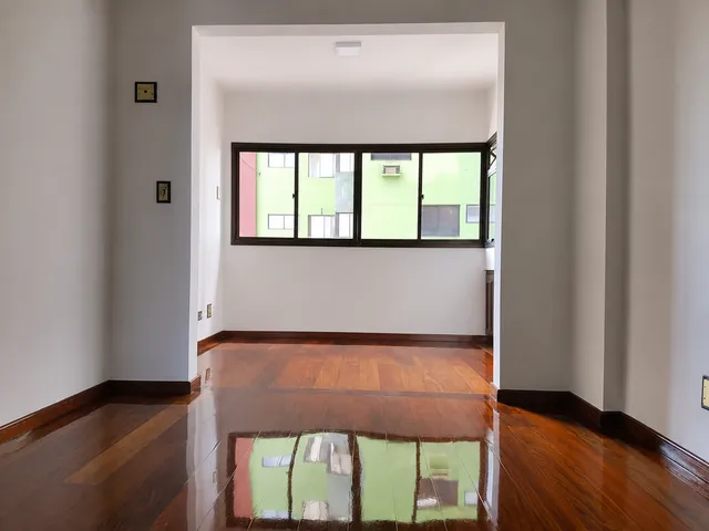 Apartamento com 262m² 3 quartos e 3 banheiros, à venda, no bairro Centro em Cambé