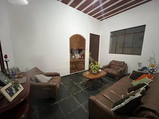 Apartamento 3 quartos e 1 banheiro, à venda, no bairro Bandeirantes em Juiz de Fora