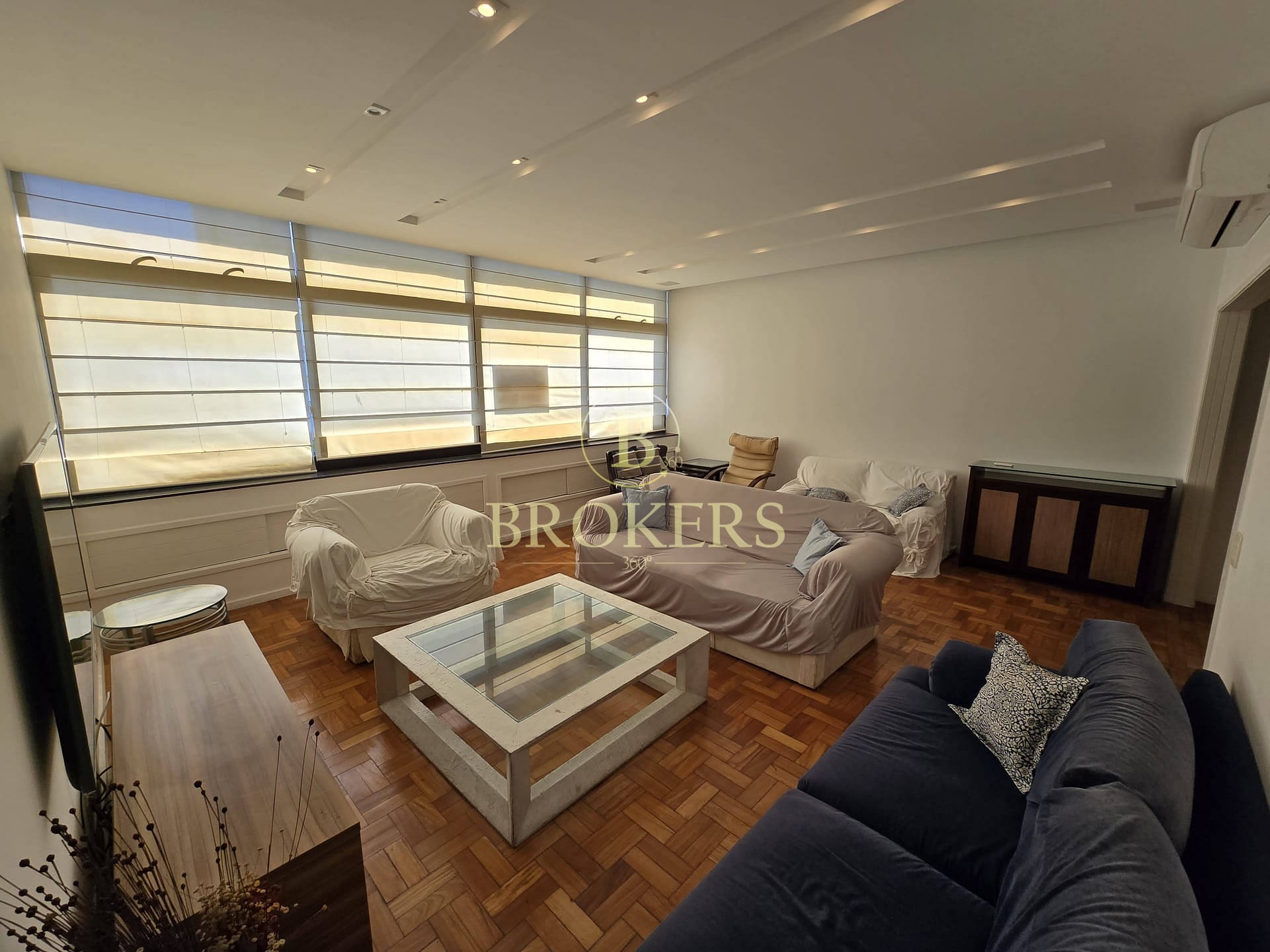 Apartamento à venda, Rua Prudente de Morais - Ipanema. Sala em 3 ambientes, 3 quartos sendo 1 suíte, cozinha e dependências - 135 m² - 1 vaga escritura