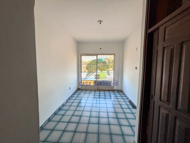 Apartamento 3 quartos e 3 banheiros, para alugar, no bairro Centro em Corumbá