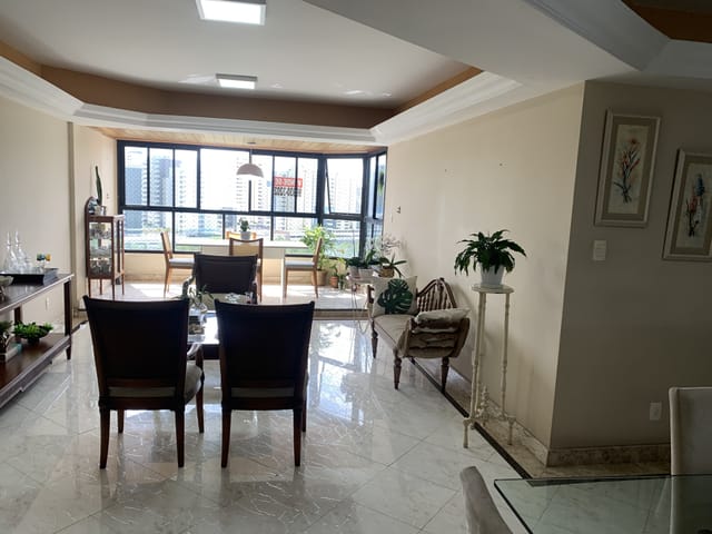 Apartamento com 198m² 4 quartos e 4 banheiros, à venda, no bairro Grageru em Aracaju